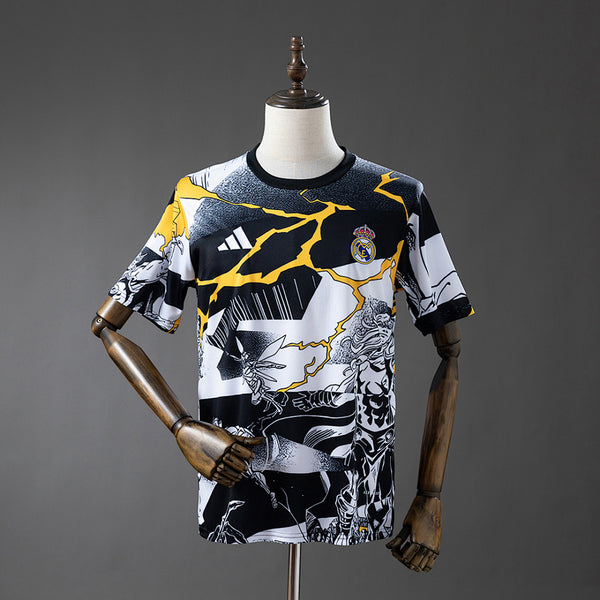 Camiseta Real Madrid Avengers Pre-Match Negro y Blanco 25/26 Adultos