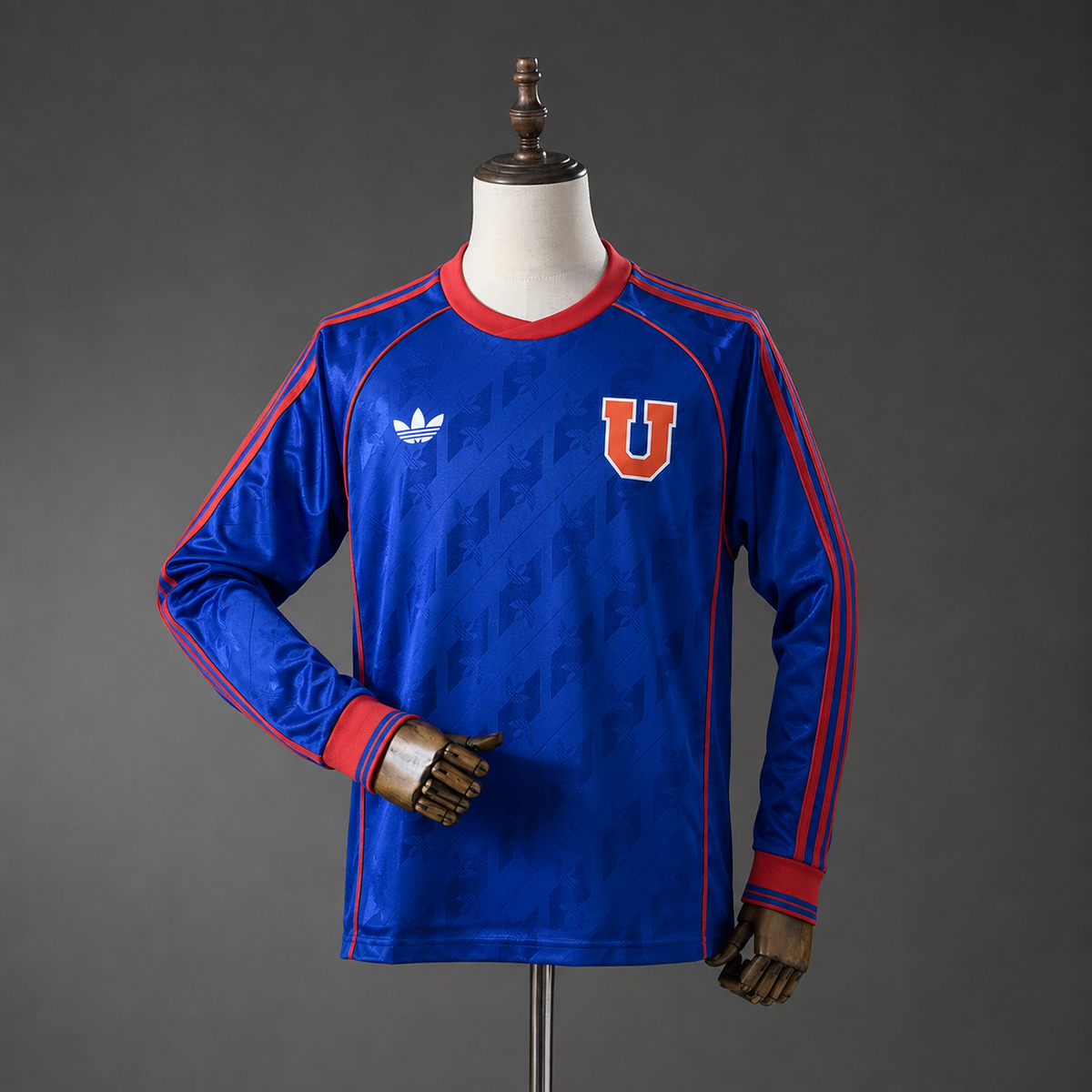 Camiseta Universidad de Chile Versión Clásica Manga Larga 26/27 Adultos