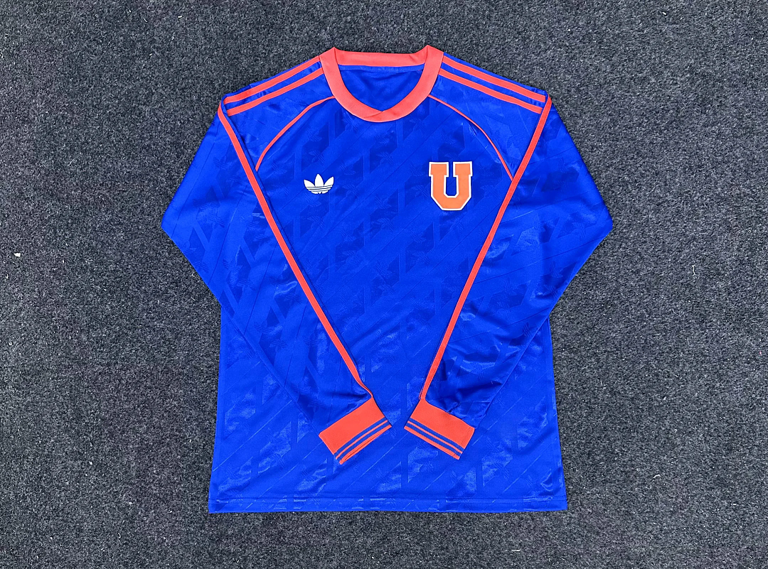 Camiseta Universidad de Chile Versión Clásica Manga Larga 26/27 Adultos