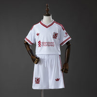 Camiseta + Short Liverpool Visitante 26/27 Niños