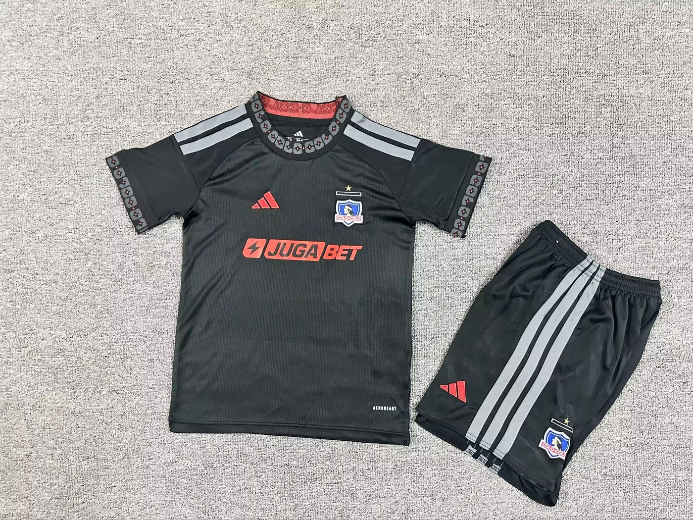 Camiseta + Short Colo-Colo Vozinha 25/26 Niños Visitante