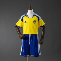 Camiseta + Short Suecia Local 26/27 Niños