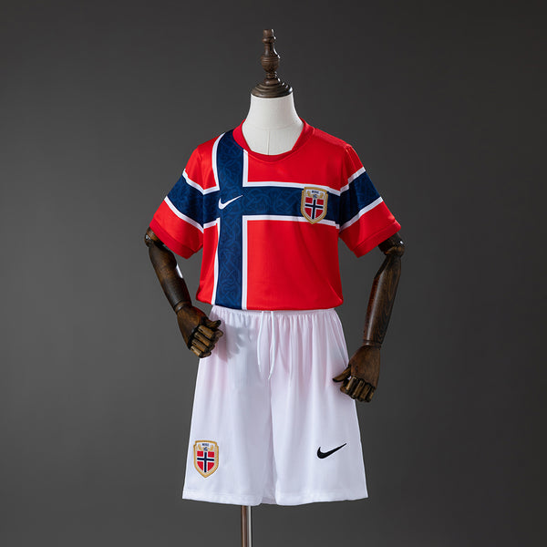 Camiseta + Short Noruega Local 26/27 Niños
