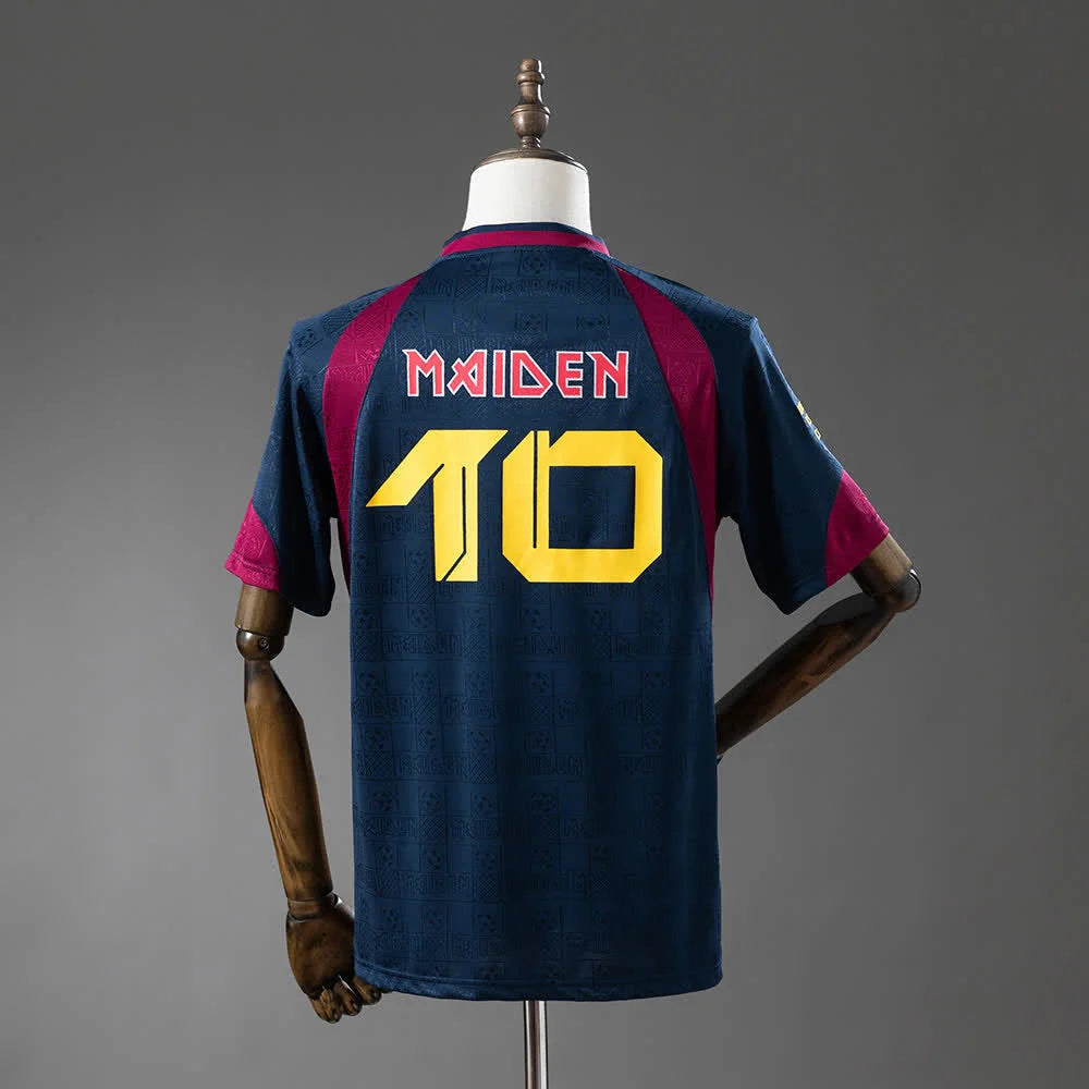 Camiseta West Ham x Iron Maiden The Final Frontier Azul Retro